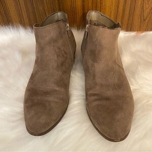 Sears women’s tan‎ coloured  heeled booties in size 8
